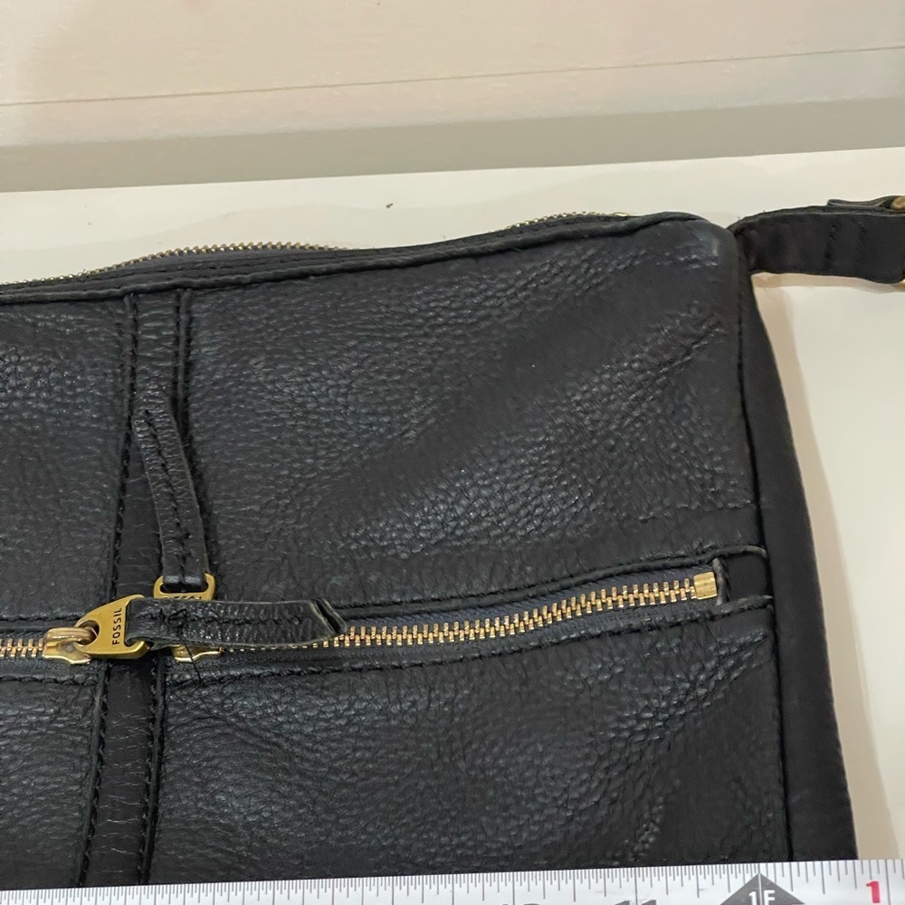 Fossil Elise black pebbled leather crossbody bag in nice condition nice size - Picture 12 of 13